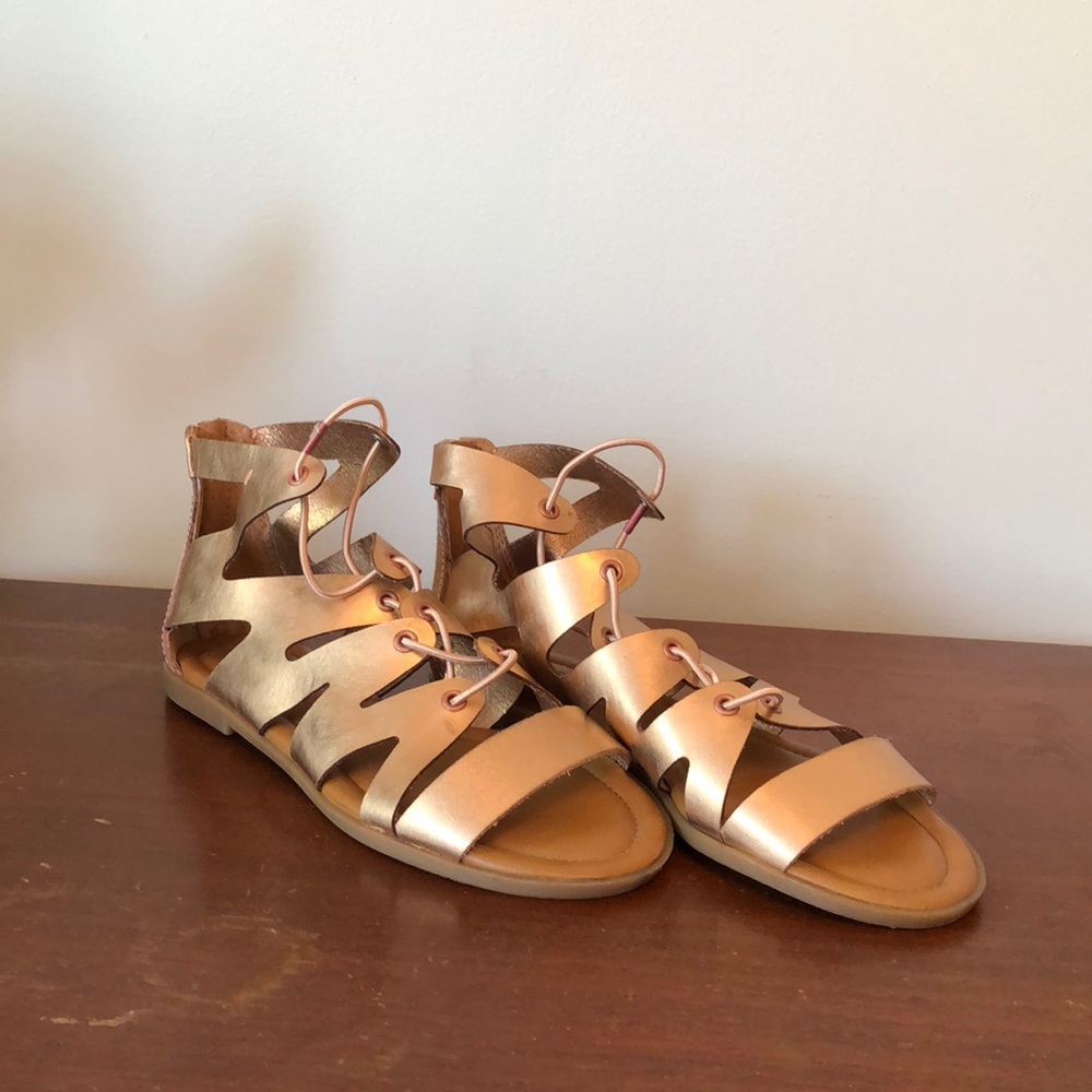 Lucky Brand rose gold gladiator sandals